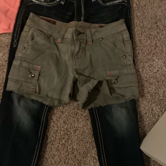 EVERYTHING MUST GO: - Picture 2 of 8